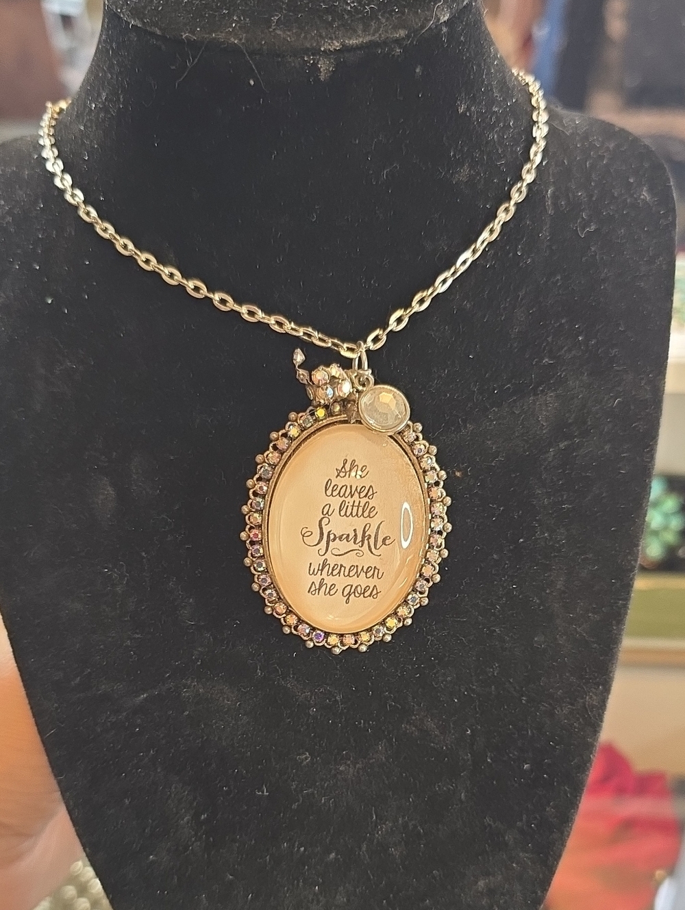 Beautiful "She Leaves A Little Sparkle Whereever She Goes" Gold Tone 24" Chain